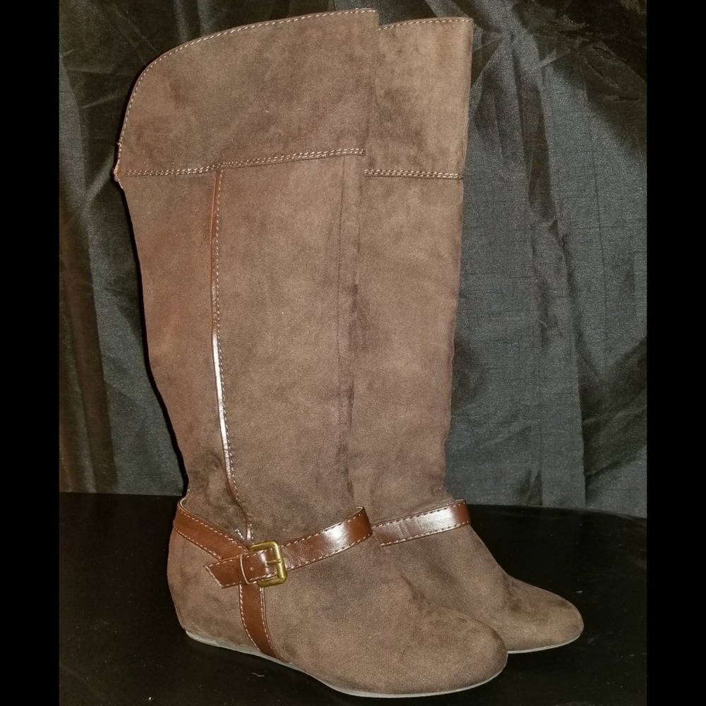 Express Wedge Knee Boot - Size 8